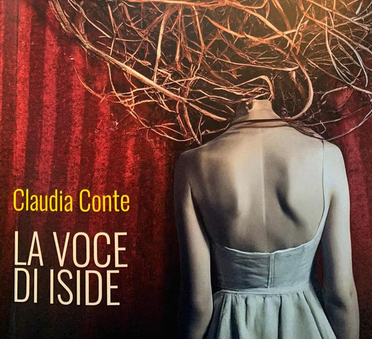 Libri, solitudine e rinascita in 'La voce di Iside' di Claudia Conte