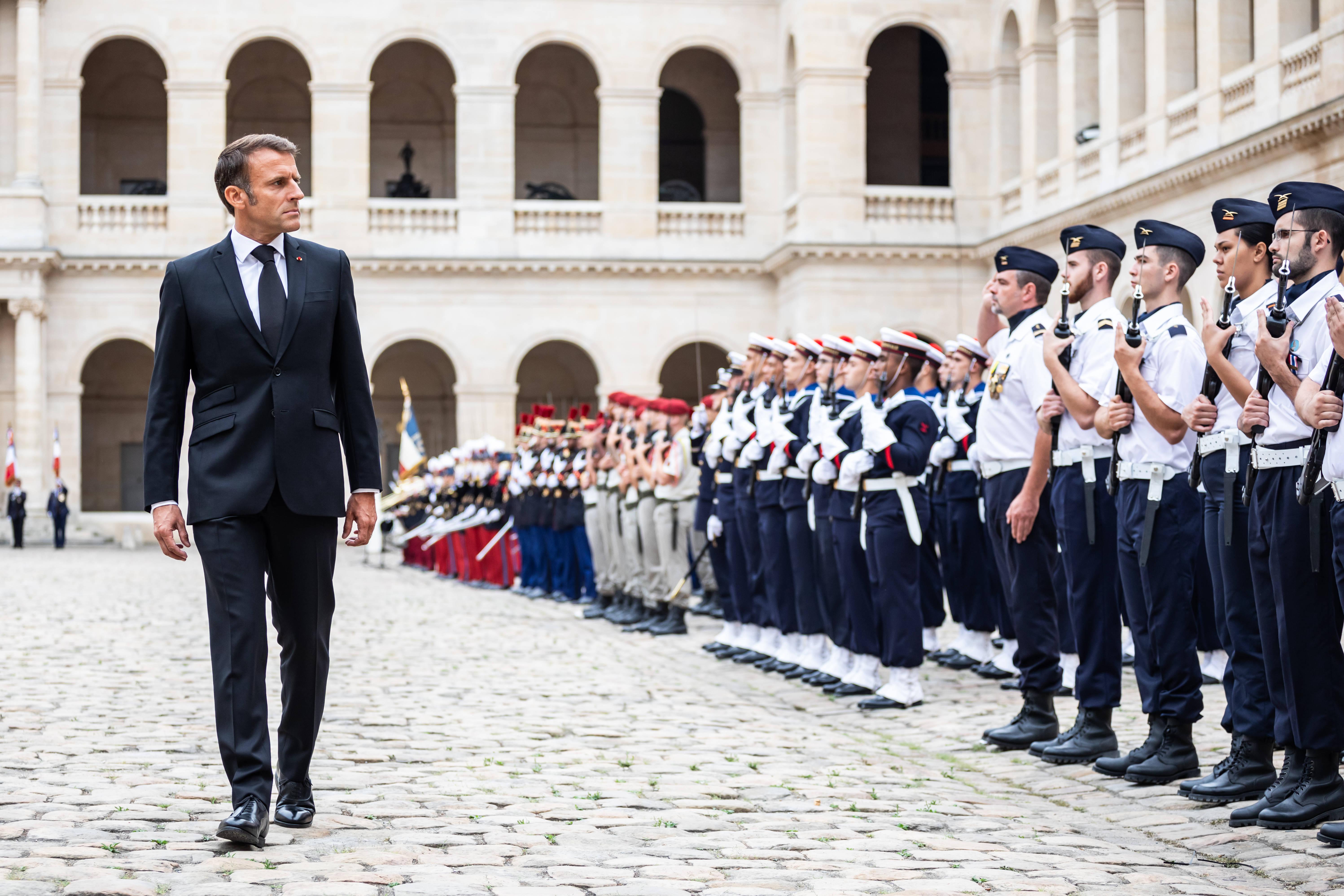 Macron: Sending Troops is Possible if Russia Breaks Through