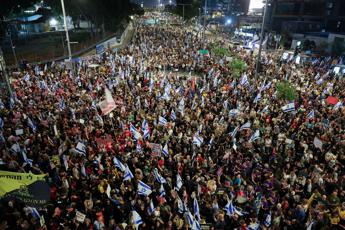 Israele-Hamas, negoziati al bivio. Estrema destra a Netanyahu: 