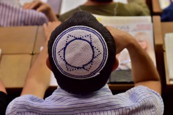 Antisemitismo, il report: boom di casi nel mondo, anche in Ital