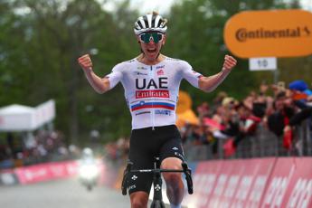 Giro d'Italia, Pogacar vince seconda tappa e conquista maglia ro