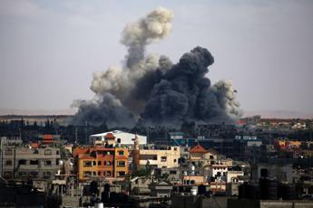Rafah, gli Usa fermano l'invio di armi a Israele: 