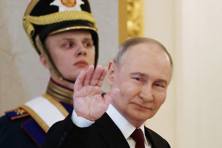 Putin, atto quinto: governo Russia può cambiare, le politiche no