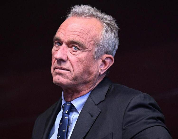 Robert Kennedy Jr, New York Times rivela: aveva un verme nel cervello