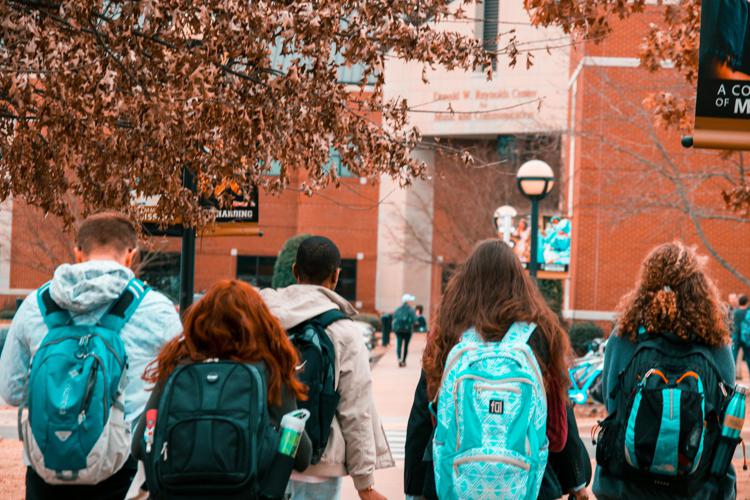 Immagine da:pexels-expressivestanley-1454360