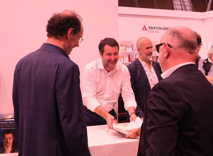 Matteo Salvini alla presentazione del suo libro a Torino - Fotogramma