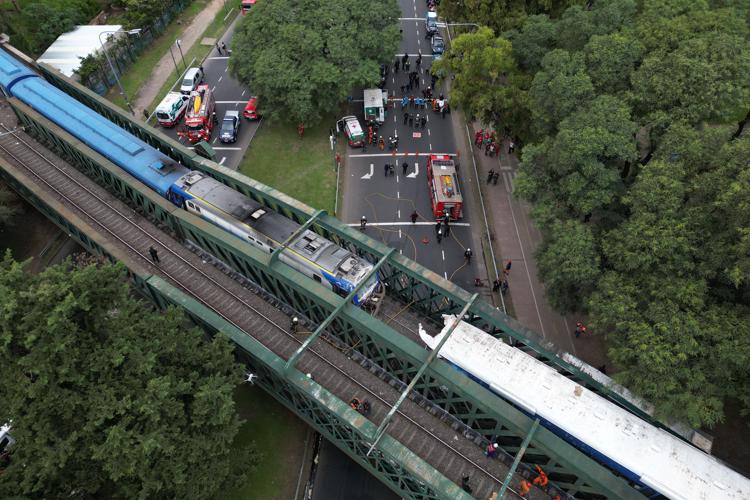 Scontro tra treni, almeno 60 feriti a Buenos Aires