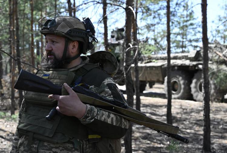 Russia, prove di attacco a Kharkiv. Ucraina, arrivano nuove armi Usa