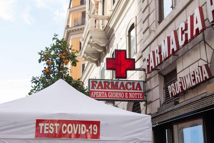 Test covid in farmacia - Fotogramma /Ipa