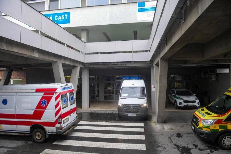 L'ospedale in cui è ricoverato il premier slovacco Robert Fico - Afp