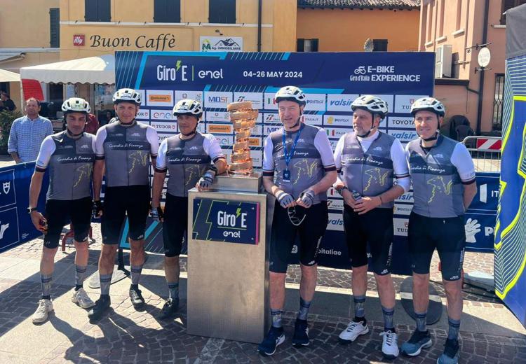 Giro d'Italia, Gdf accoglie Giorgetti a 14esima tappa a Desenzano del Garda