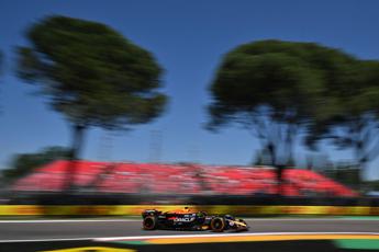 Gp Imola, Verstappen pole con Red Bull e Ferrari indiet