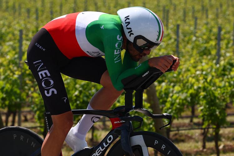 Giro d'Italia, rivincita di Ganna a Desenzano: Pogacar secondo