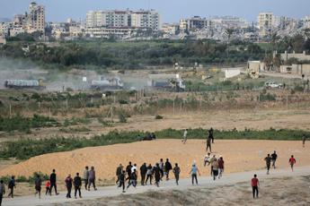 Gaza, serie di raid israeliani: 20 morti. Sullivan oggi da Netanya