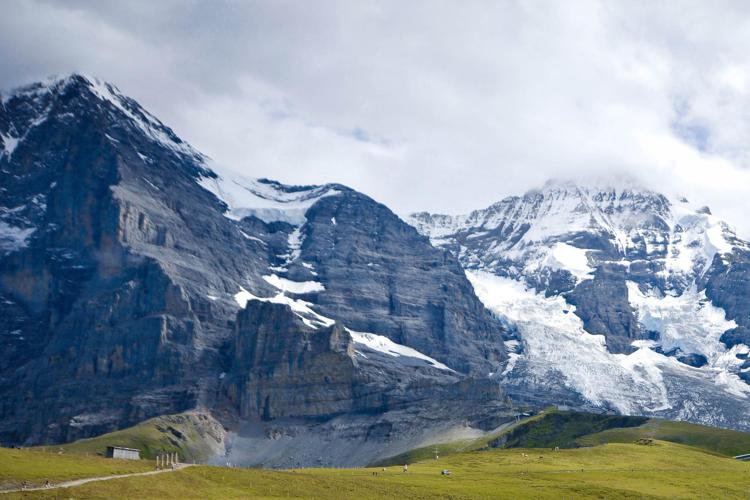 Valanga sulle Alpi svizzere, morti 2 scialpinisti lombardi