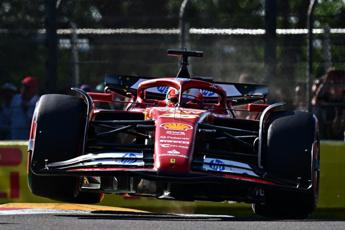 Gp Imola, Verstappen trionfa con Red Bull e Leclerc terzo con Ferra