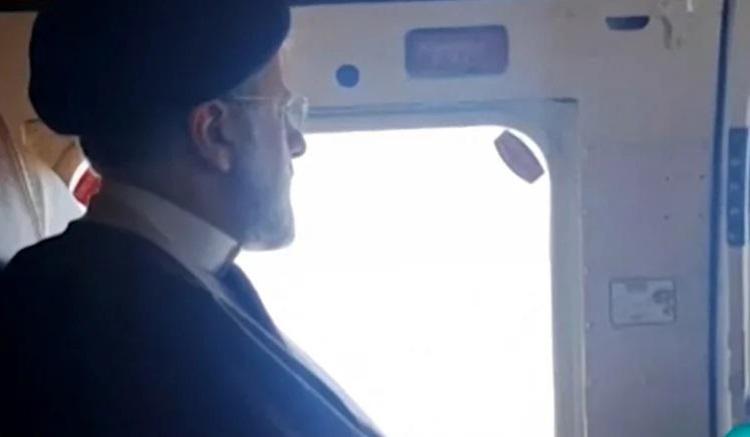 Iran, Raisi sull'elicottero prima dello schianto: le immagini - Video