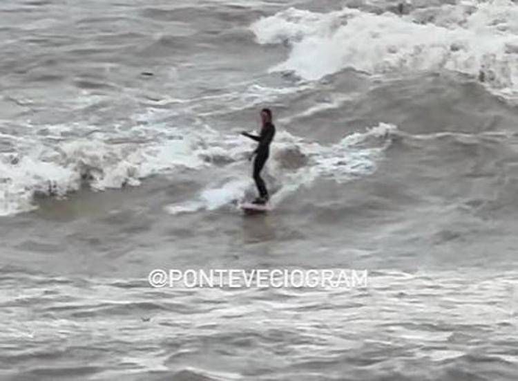 Il surfista sul Brenta