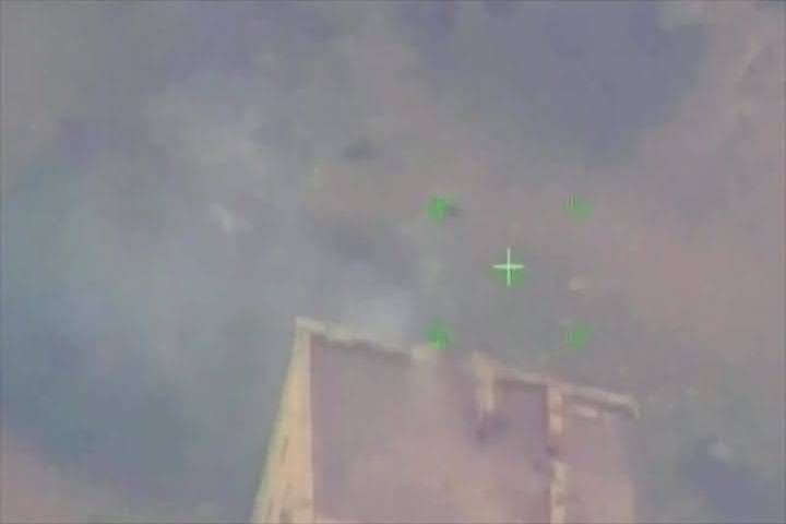 ロシアの超巨大爆弾、建物粉砕のビデオ