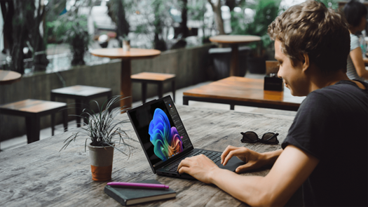 レノボ、10億ドルの利益で年度末を迎え、Copilot+でPCブームに備える