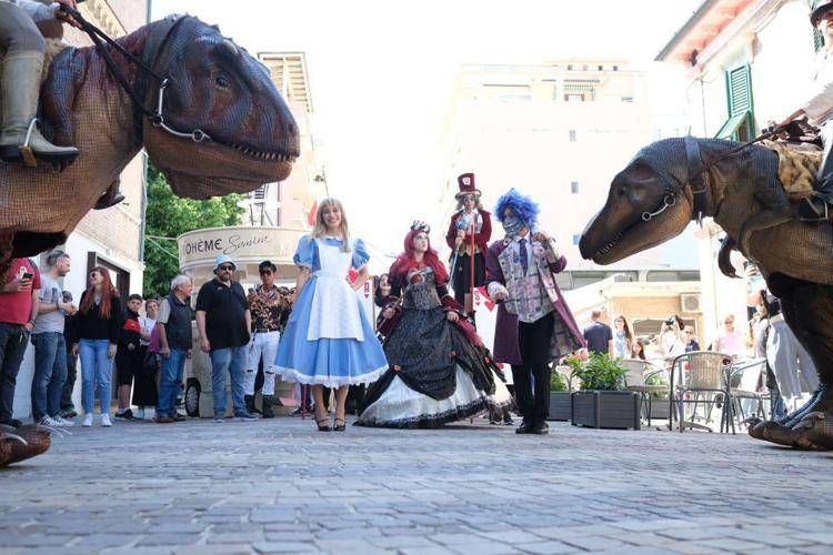 Il festival di fumetti e cultura pop di Falconara Marittima accoglie migliaia di visitatori con eventi, esibizioni e ospiti d'eccezione