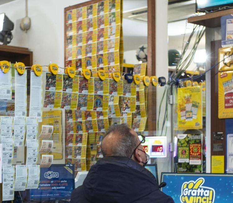 Gratta e Vinci rubati, annullati biglietti lotteria Il Miliardario Gratta e Vinci rubati, annullati biglietti lotteria Il Miliardario