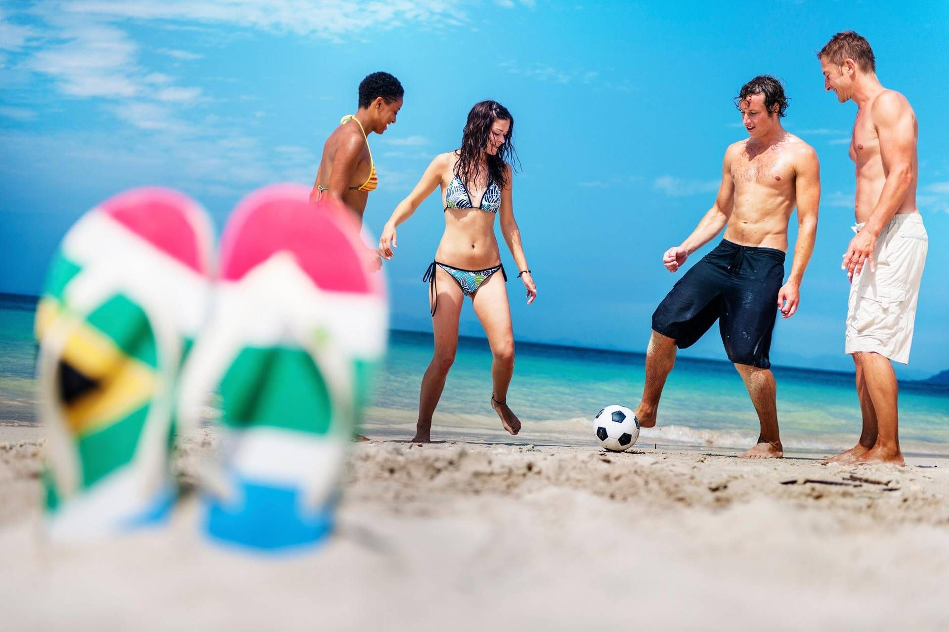 Dal padel al beach volley - come evitare infortuni da super attività estiva