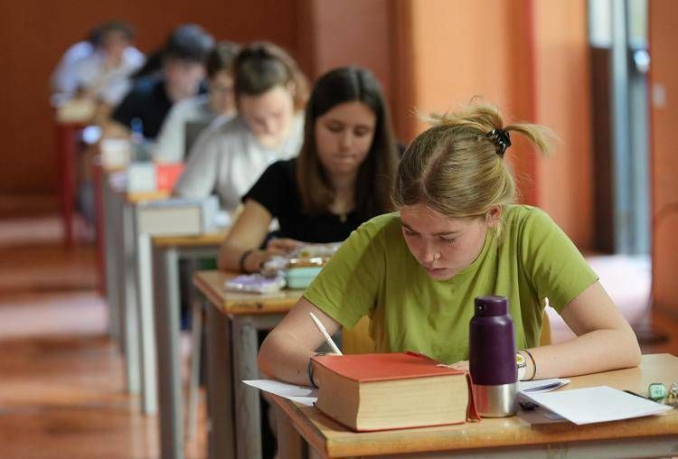 Studentesse (Fotogramma)