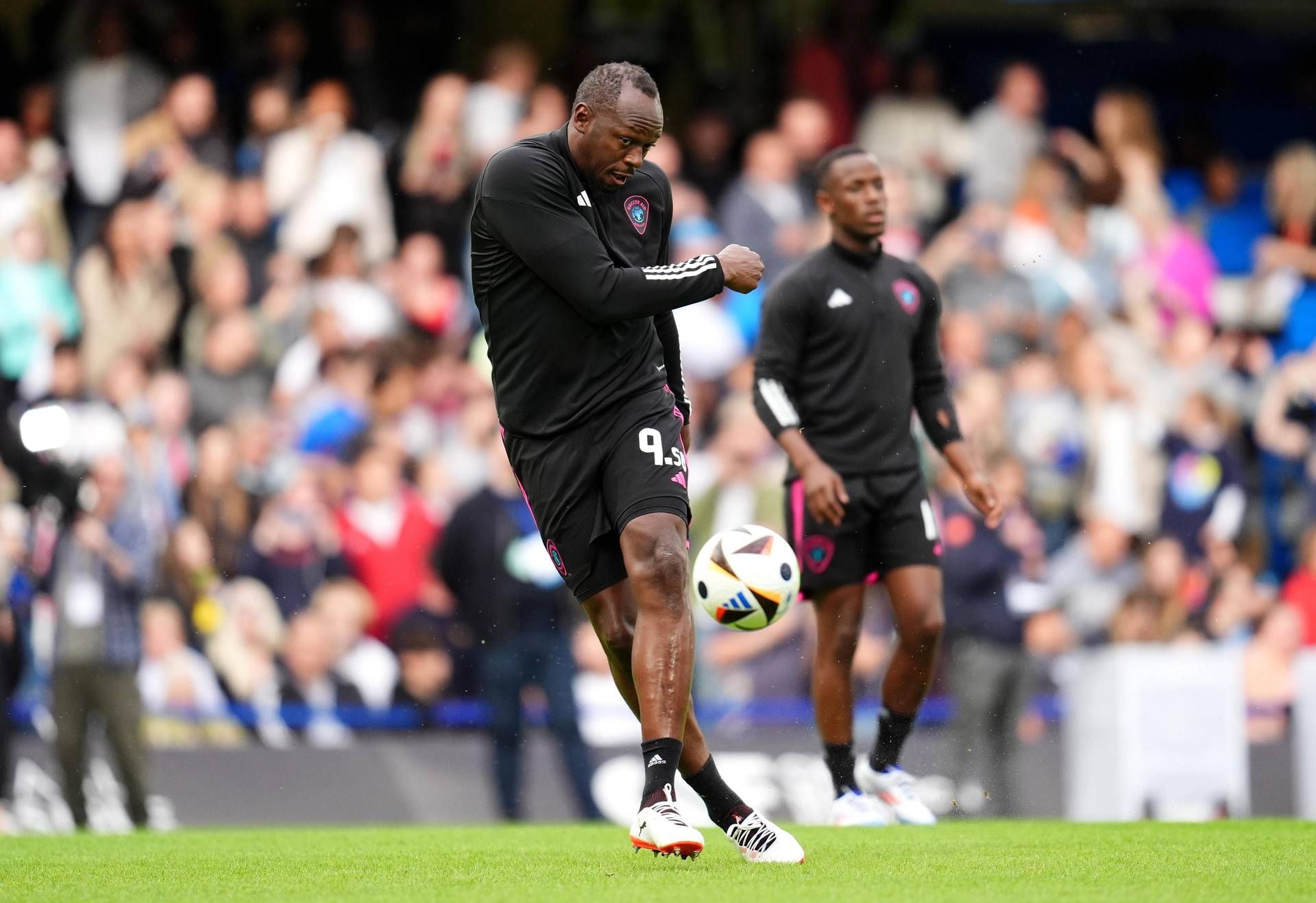 Usain Bolt si rompe tendine d
