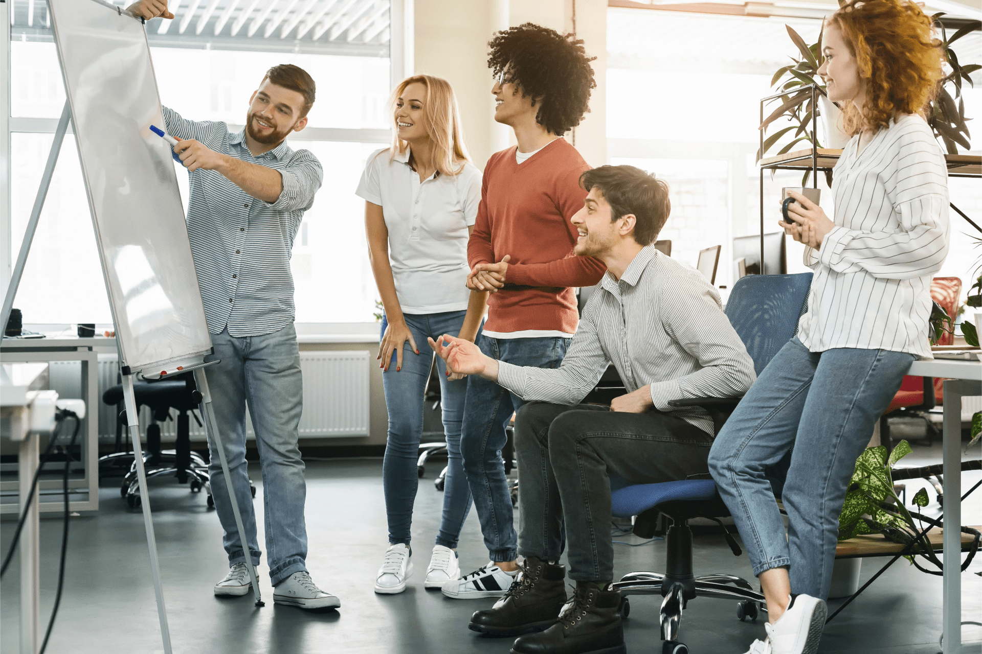 Amazon - per il 51% lavoratori italiani formazione utile per preparare rispetto a tradizionali lauree