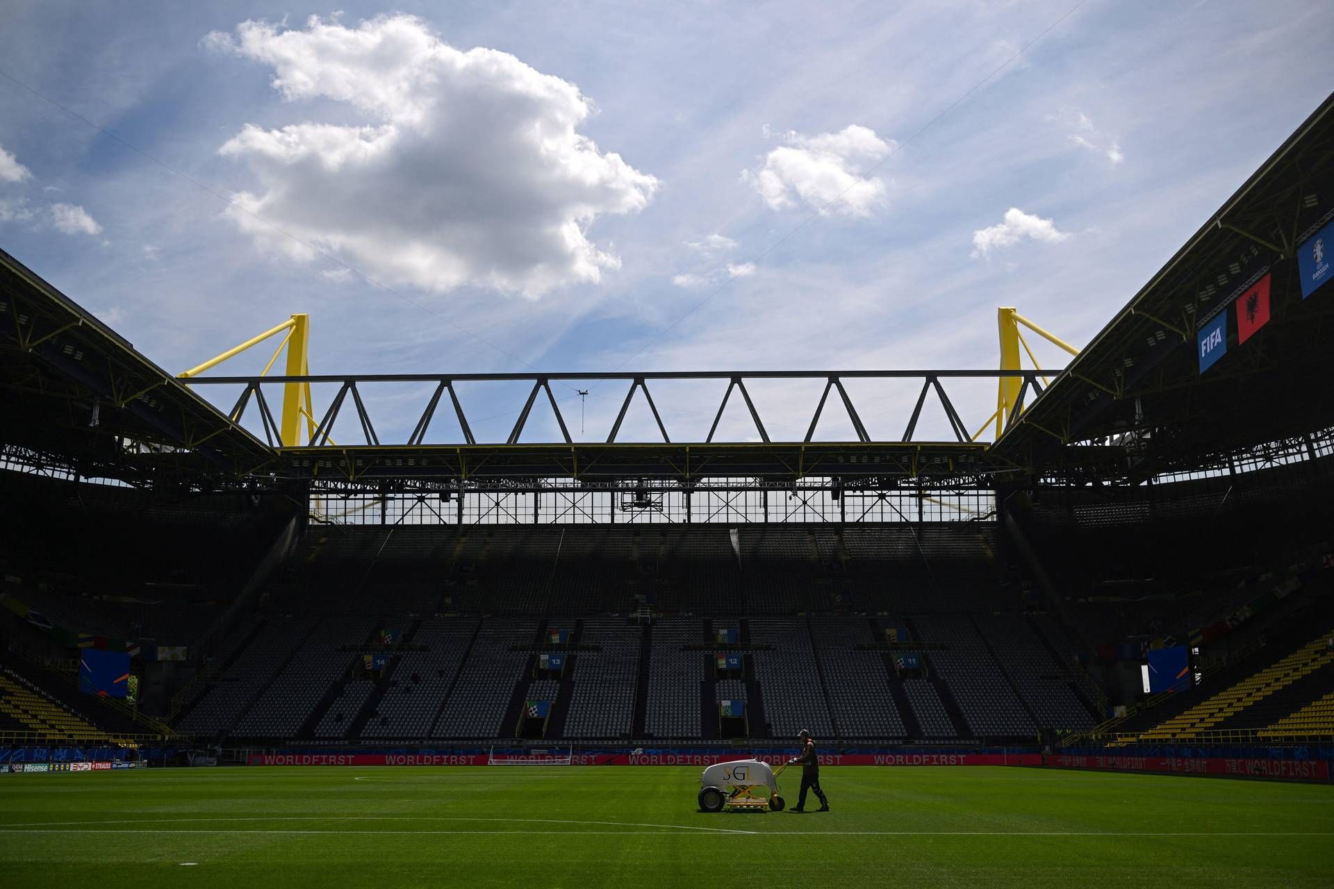 Fermati 67 ultras italiani a Dortmund - preparavano agguato a tifosi albanesi
