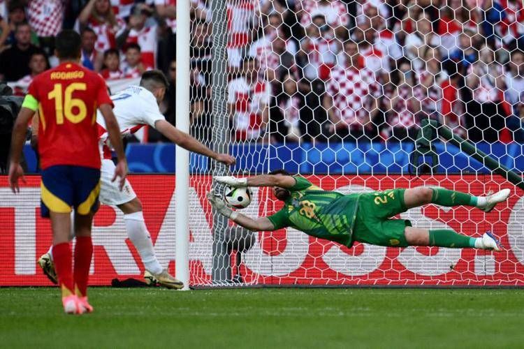 Unai para il rigore di Petkovic