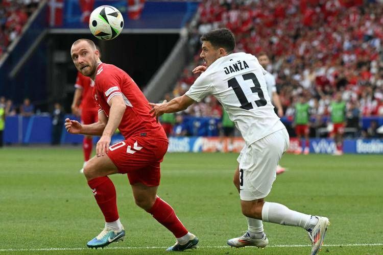 Eriksen con Janza  (Afp) 