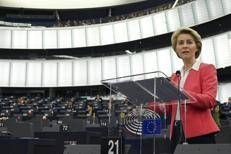 La presidente della Commissione Ue Ursula von der Leyen durante una plenaria a Strasburgo - Afp