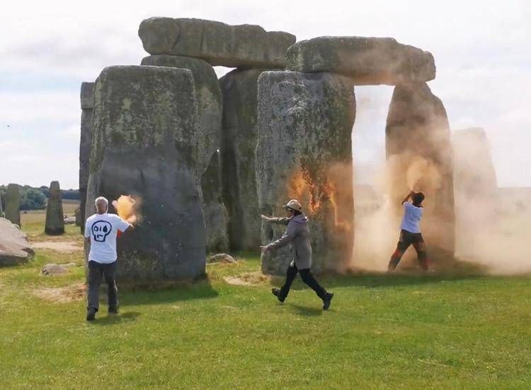 Il blitz a Stonehenge