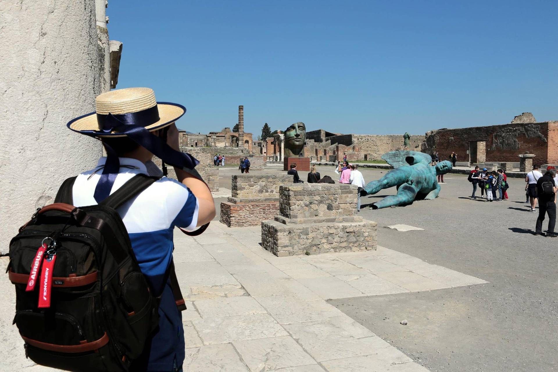 turista incide turista incide