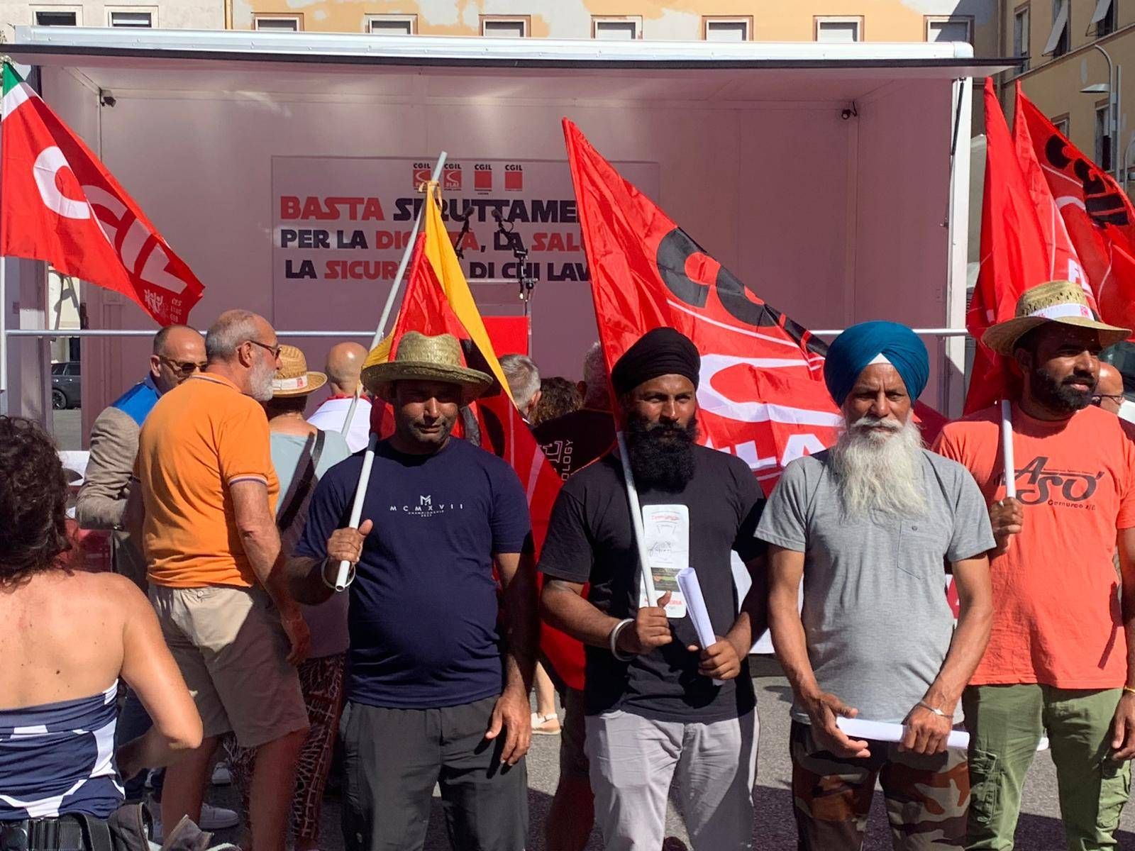Morte Satnam Singh - a Latina manifestazione fiume contro il caporalato