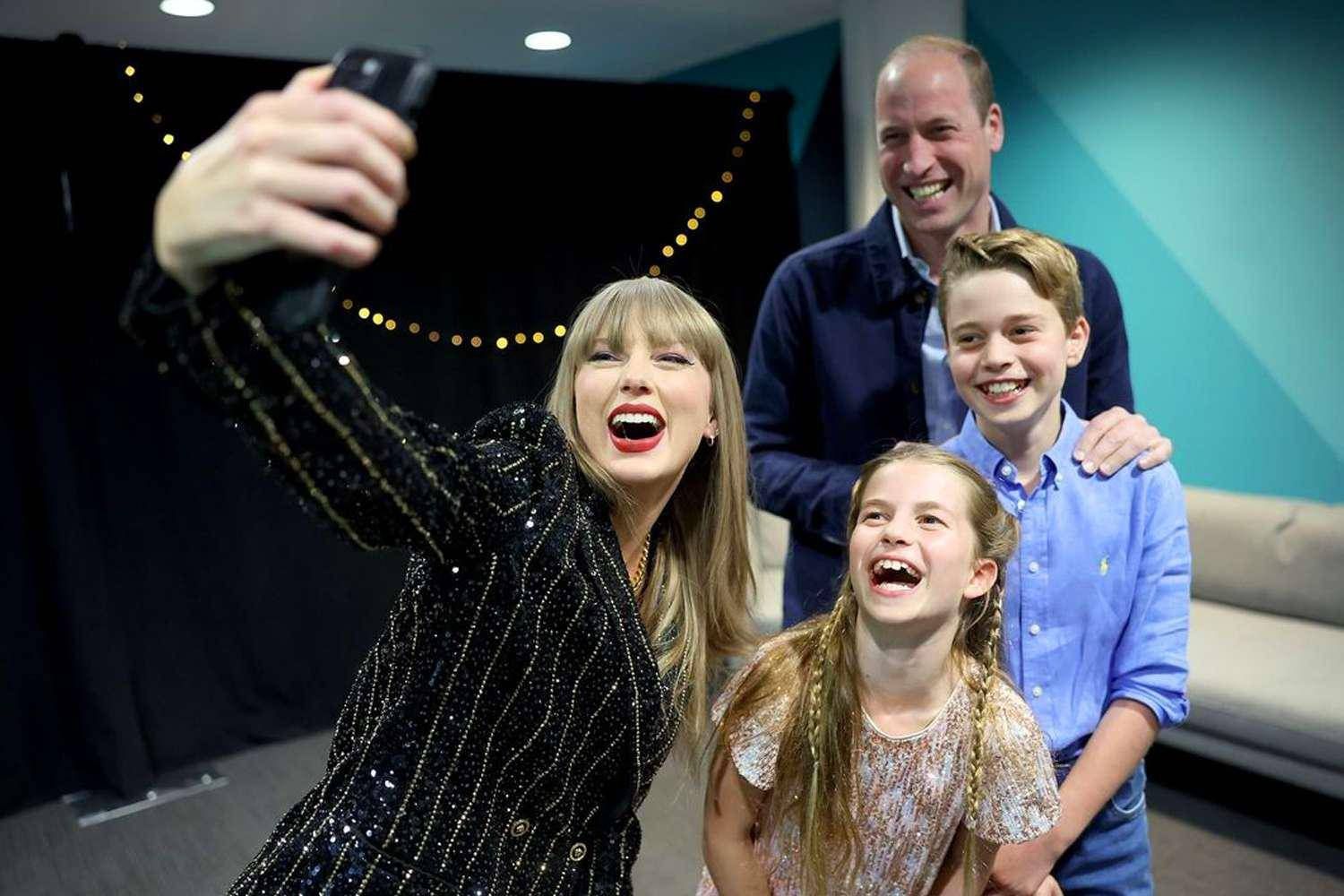 William si scatena con Taylor Swift - il principe con i figli al concerto di Londra