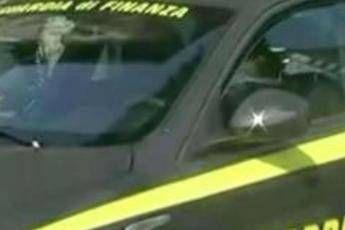 Trasportava 64 chili di droga per oltre 13 milioni di euro: arresta