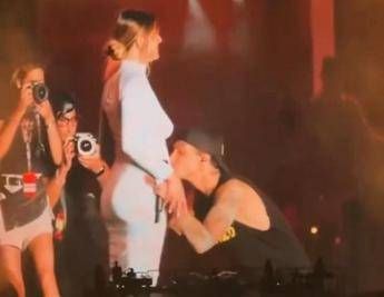 ULTIMO SARÀ PAPÀ, IL VIDEO DELL’ANNUNCIO AL CONCERTO A ROMA