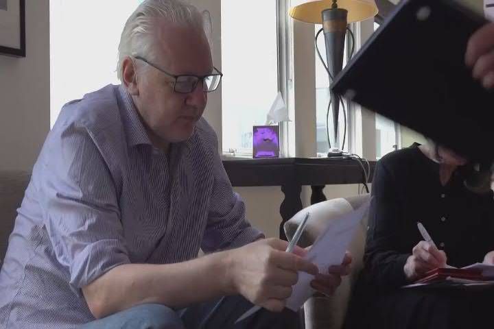 assange libero assange libero