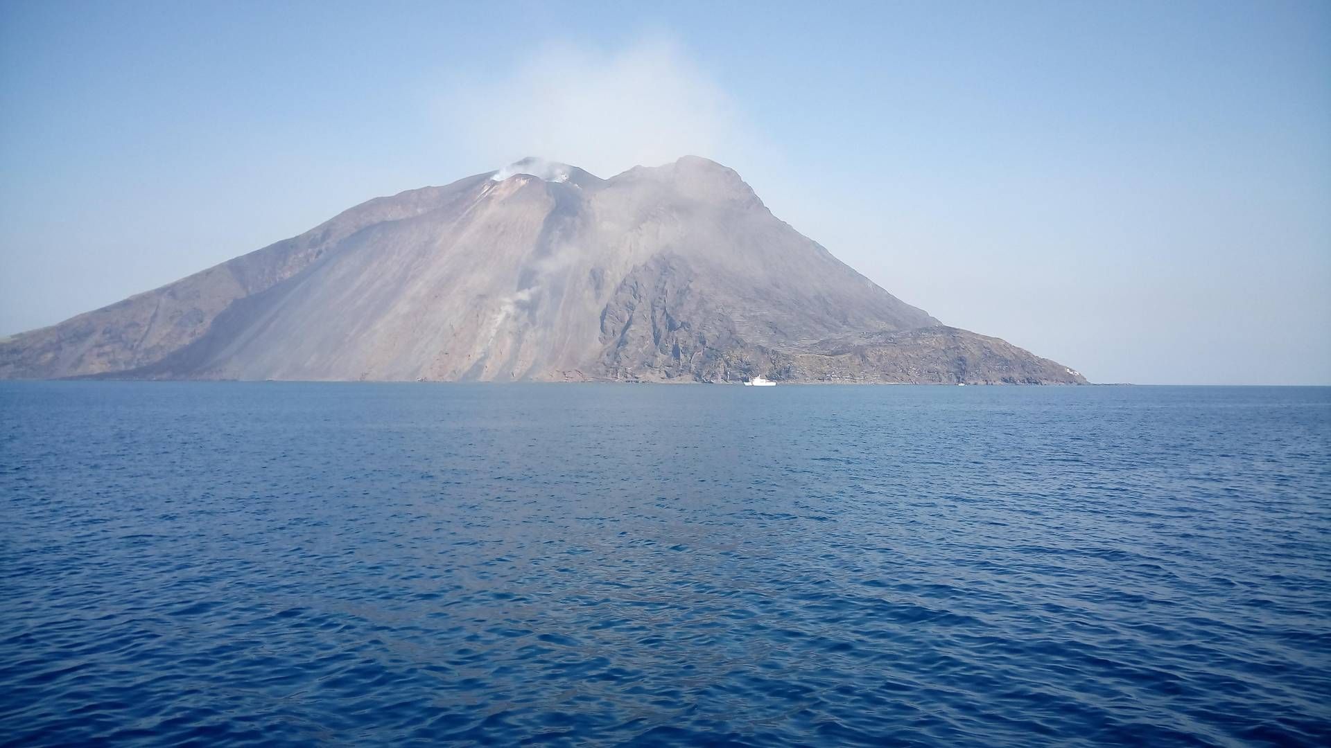 Stromboli - allerta arancione per il vulcano