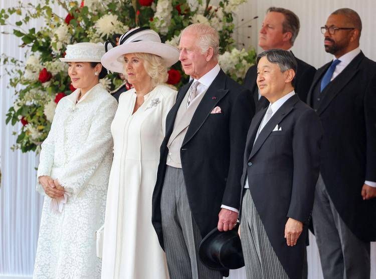 Carlo e Camilla accolgono imperatore Naruhito, cena di gala a Buckingham Palace Carlo e Camilla accolgono imperatore Naruhito, cena di gala a Buckingham Palace