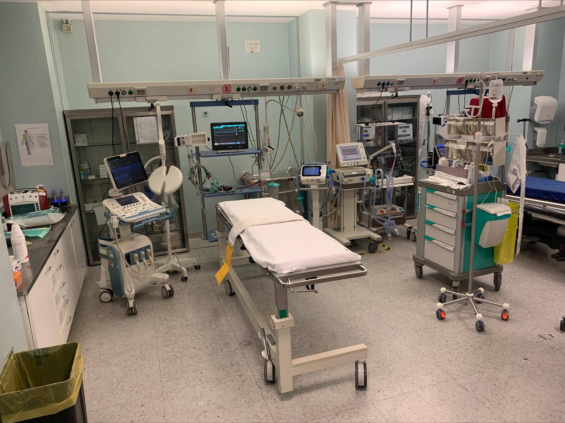 Gravissimo dopo caduta da 12 metri - al San Carlo di Milano 50 in campo per salvarlo