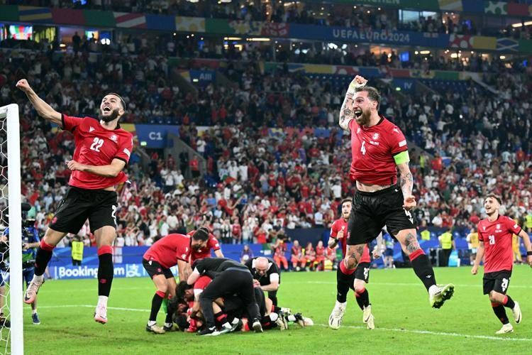 Il secondo gol della Georgia con Georges Mikautadze