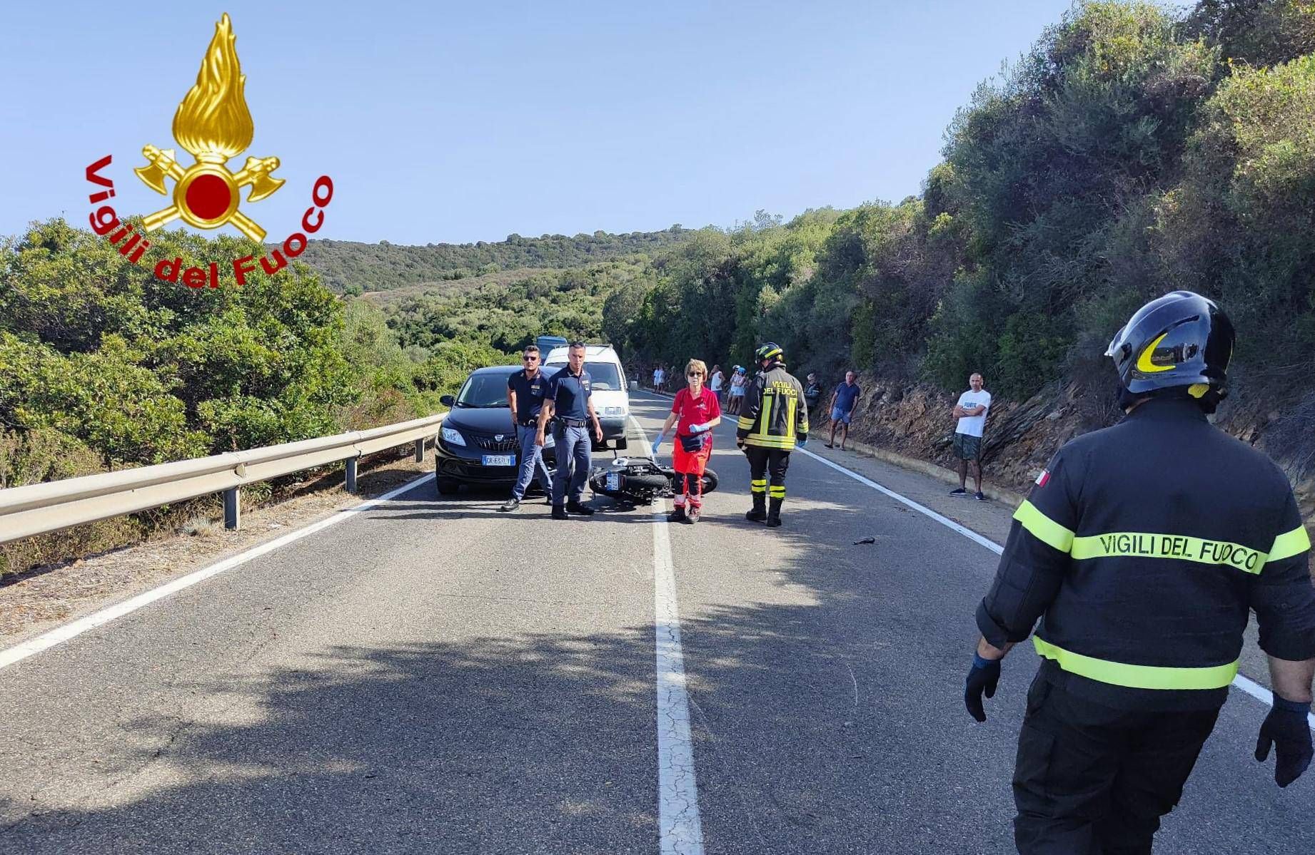 Incidente con la moto contro un camper - muore a 17 anni