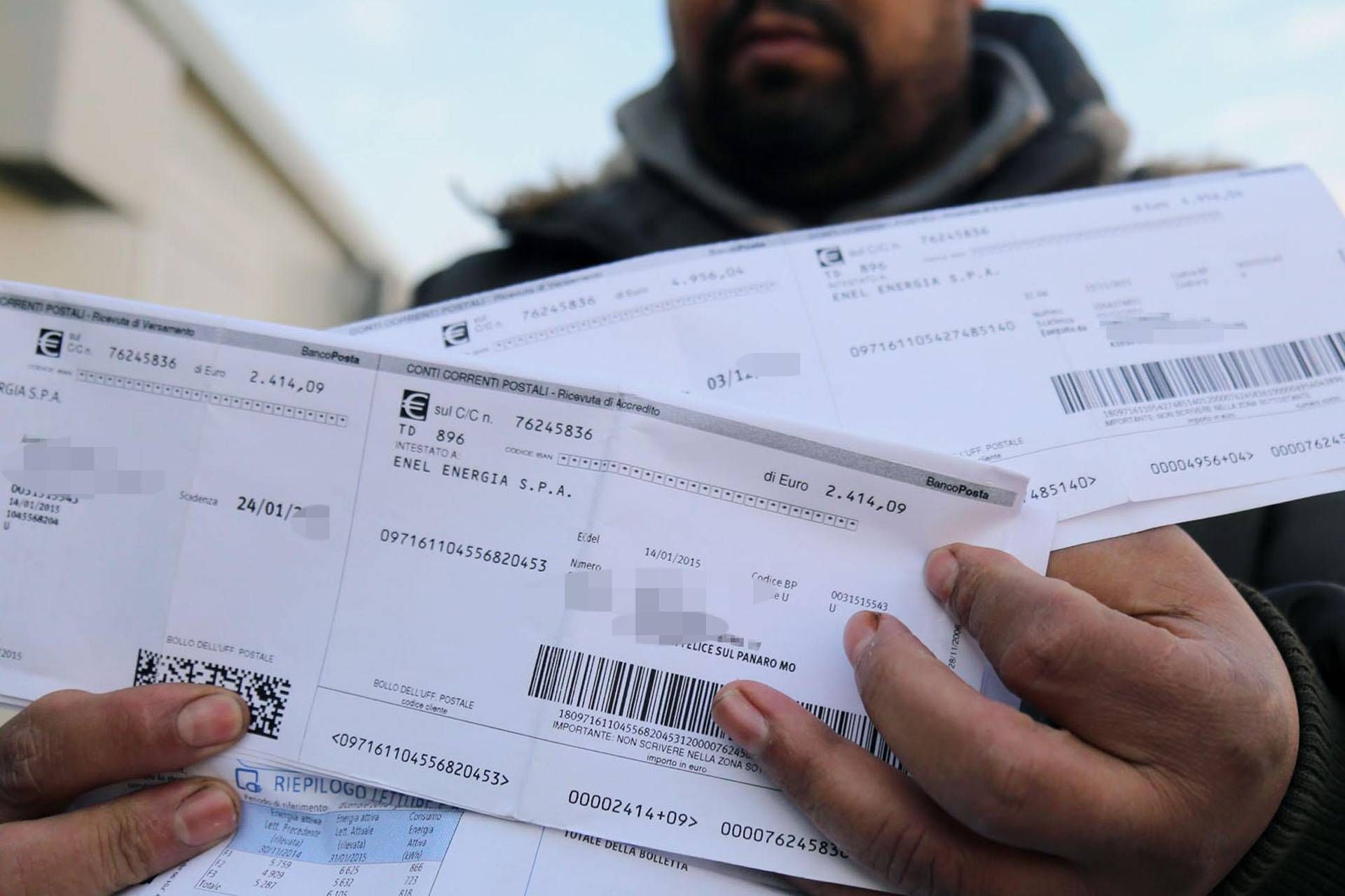 Bollette - Altroconsumo seleziona provider offerte più vantaggiose luce e gas