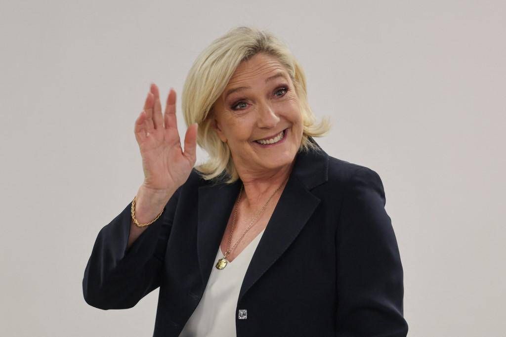 Le Pen Fransa Seçimlerini Kazandı, 'Hepsini Kazanabilir mi'? Senaryo