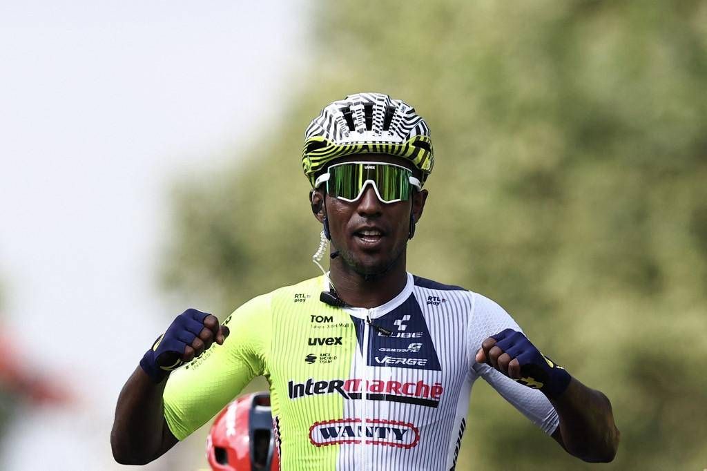 Tour de France - Girmay vince terza tappa e Carapaz nuova maglia gialla