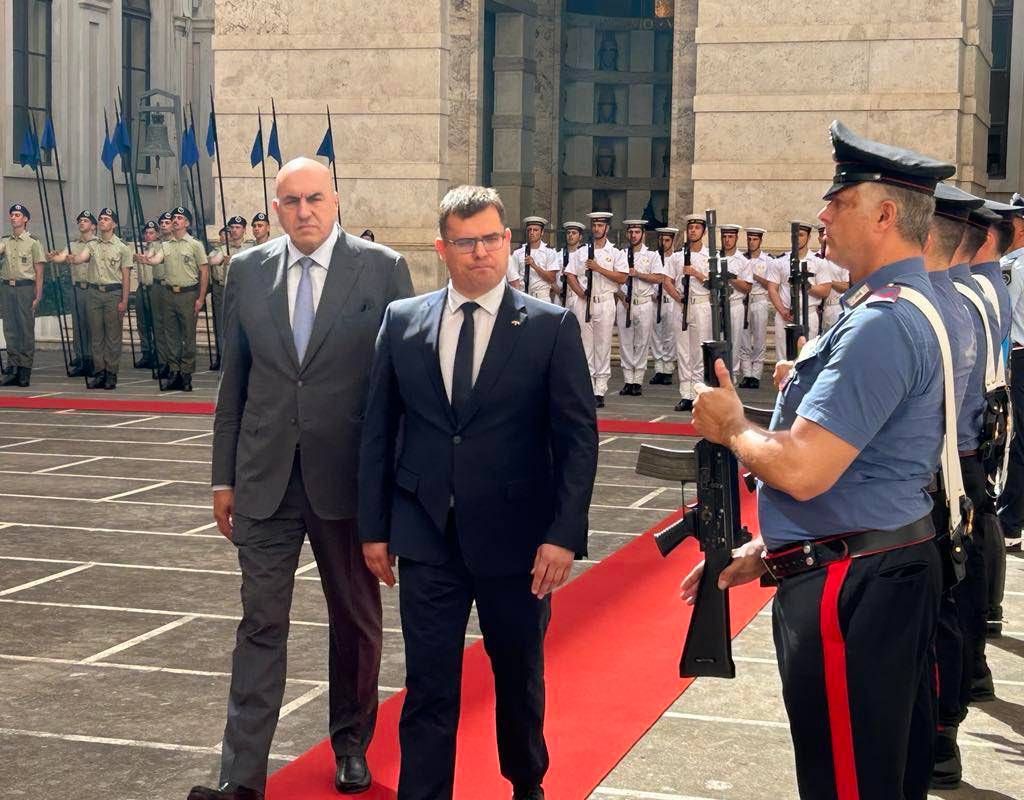 Il ministro della Difesa lituano: Accordi con Leonardo e più spese militari